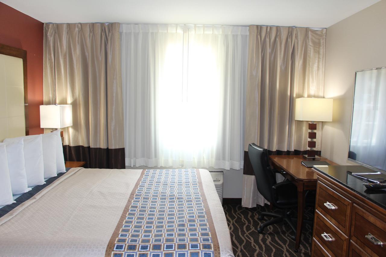 Westbridge Inn And Suites Centerville Екстер'єр фото