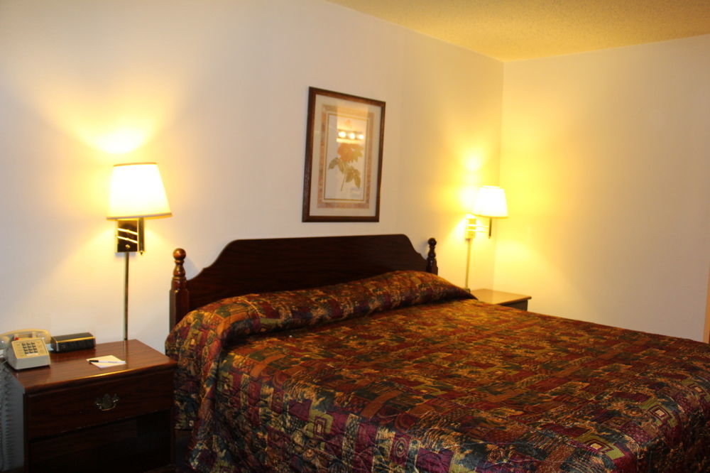 Westbridge Inn And Suites Centerville Екстер'єр фото