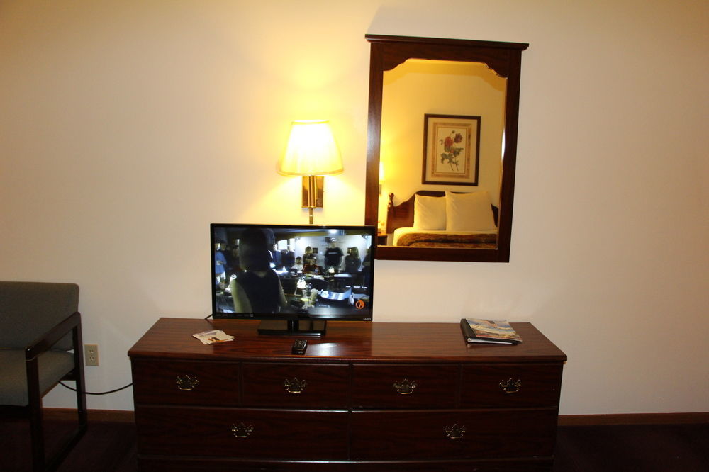 Westbridge Inn And Suites Centerville Екстер'єр фото